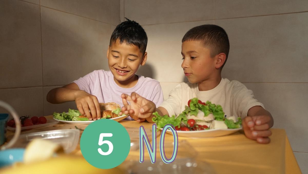 La lista de 5 alimentos que debes evitar en niños para cuidar su corazón